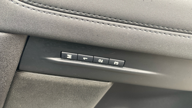 Land Rover Range Rover Evoque 2.0 D200 R-Dynamic SE 5dr Auto Diesel Hatchback